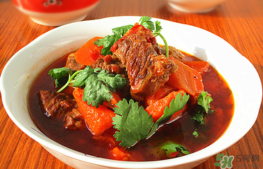 牛肉可以和胡蘿卜一起吃嗎？牛肉和胡蘿卜能一起吃嗎？