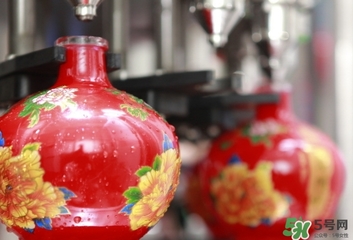 一喝白酒就胃疼怎么回事？一喝白酒就胃疼怎么辦？