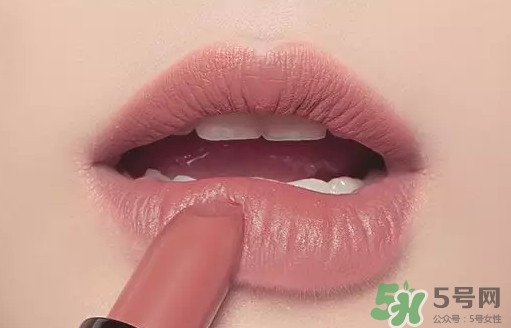 吃土色口紅適合什么膚色？吃土色口紅妝容