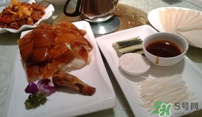 北京烤鴨怎么吃？北京烤鴨怎么吃圖解