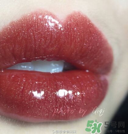 露華濃唇釉055價位 露華濃055多少錢？