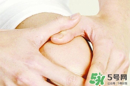 天冷膝蓋疼能在膝蓋處拔罐嗎？緩解膝蓋疼的6個(gè)小妙招