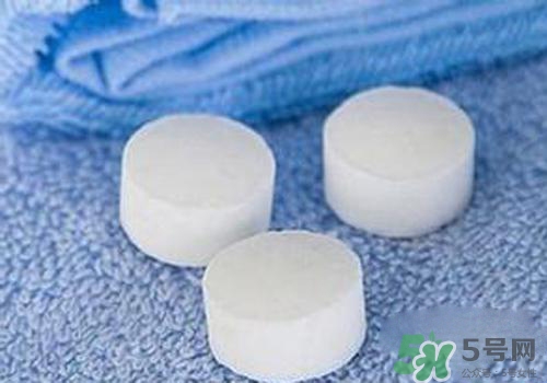 樟腦丸對跳蚤有用嗎？樟腦丸可以除跳蚤嗎？