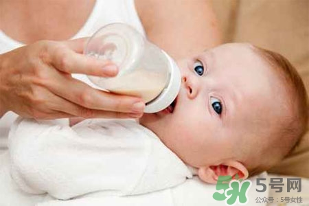 母乳奶水清淡正常嗎？奶水清淡不代表沒營養(yǎng)