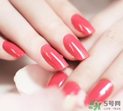 冬天涂什么顏色的指甲油好看？冬天適合什么顏色的指甲油？