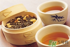 冬天喝菊花茶好嗎？冬天喝菊花茶加枸杞好嗎？