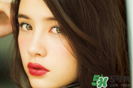 冬天適合什么顏色的口紅？冬天涂什么顏色口紅好看？