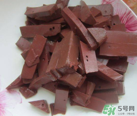 坐月子可以吃羊血嗎？坐月子能吃羊血嗎？