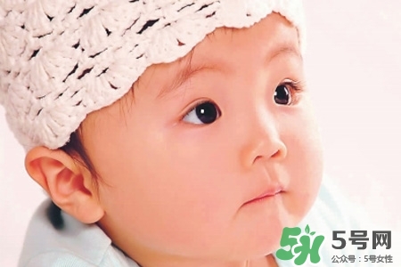 寶寶能穿羽絨服嗎？寶寶多大可以穿羽絨服？