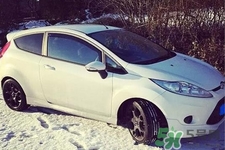 冬天早上車玻璃上的冰霜怎么弄？冬天早上車玻璃上的霧怎么弄？