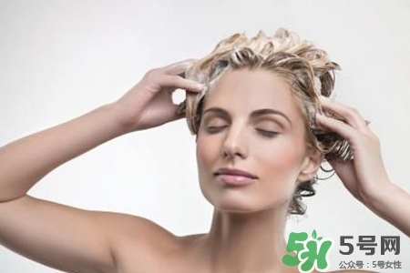 冬天洗冷水澡好嗎？冬天洗冷水澡的好處與壞處