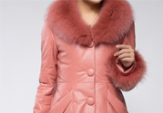 冬天穿皮衣和羽絨服哪個更保暖？冬天穿皮衣好還是羽絨服好？