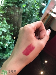 cl黑管口紅和金管有什么區(qū)別？cl黑管和cl金管哪個好？