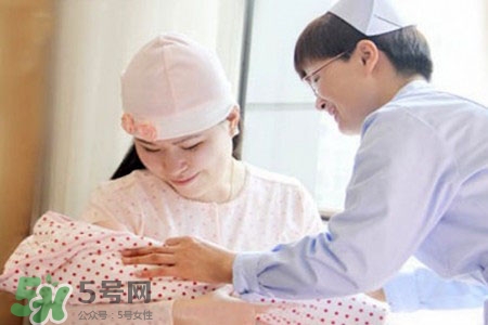 喂母乳乳房會下垂嗎？喂母乳會導(dǎo)致胸部下垂嗎？