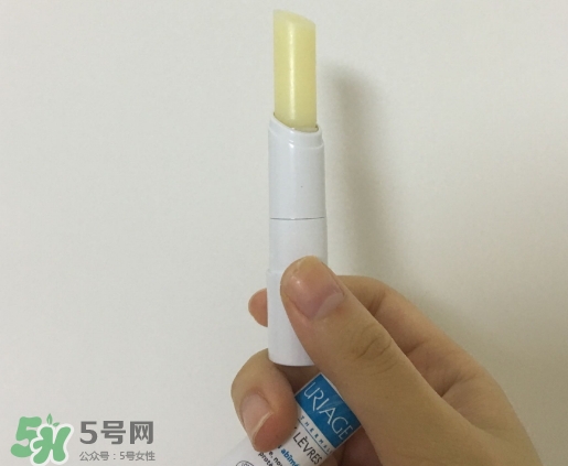 依泉和dhc唇膏哪個好？依泉唇膏和dhc唇膏哪個好？