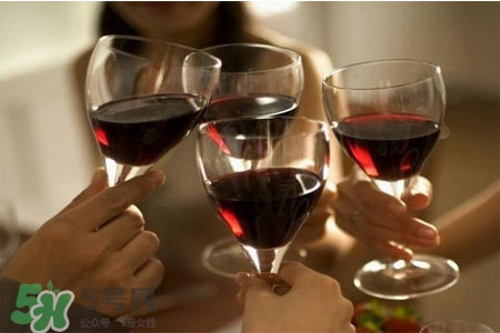 春節(jié)喝黃酒好嗎？春節(jié)喝黃酒的七大健康理由