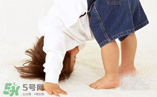 寶寶喜歡撞頭是怎么回事？寶寶喜歡撞頭怎么辦？