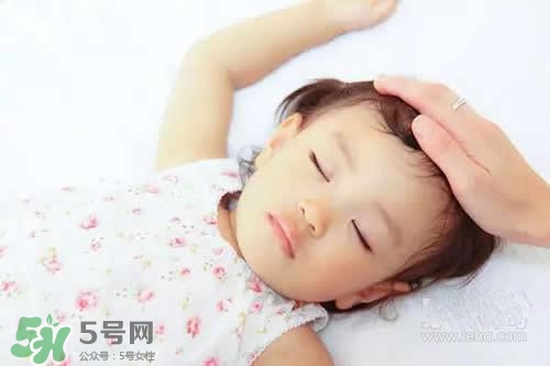 寶寶喜歡撞頭是怎么回事？寶寶喜歡撞頭怎么辦？