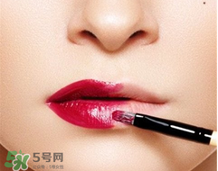 唇彩保質(zhì)期一般是多久？唇彩過期了還能用嗎？