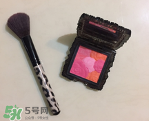 安娜蘇是哪個(gè)國(guó)家的品牌？annasui是什么牌子？