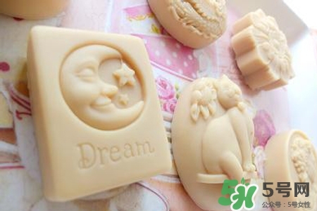 母乳做香皂可以洗臉嗎？母乳可以做面膜嗎？