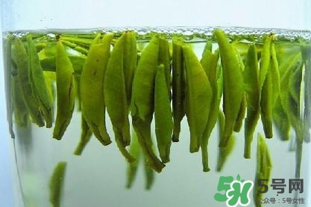 口含茶葉能治口臭嗎？口含茶葉有什么作用？