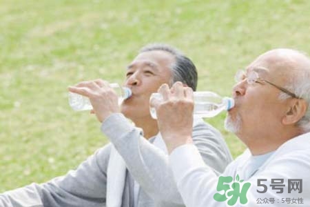 老年人免疫力低下吃什么好？老人免疫力低下吃什么好？