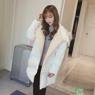 小個子女生適合穿什么羽絨服？個子矮的女生適合什么羽絨服