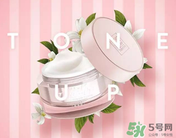 素顏霜可以美白嗎？素顏霜為什么會(huì)變白？