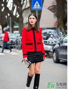 女生過(guò)年穿什么衣服？女生過(guò)年穿衣搭配