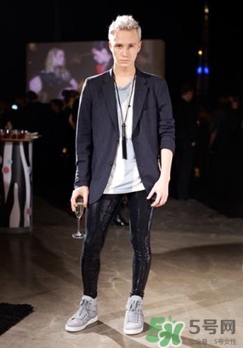 過(guò)年男生穿什么衣服？過(guò)年男生穿衣搭配