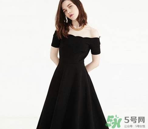 年會女生穿什么？女生年會穿衣搭配