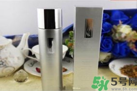 AHC神仙水效果怎么樣？AHC神仙水怎么用？
