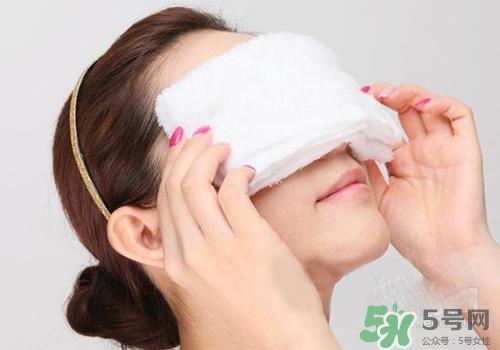 眼皮跳是冷敷還是熱敷？眼皮跳怎么辦？
