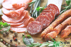 腌肉一斤放多少鹽？腌肉用什么鹽？
