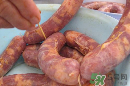 灌香腸一斤肉放多少鹽？10斤肉灌香腸放多少鹽？