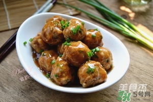 肉丸子可以用面粉嗎？肉丸子用什么粉？