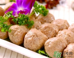肉丸子可以用面粉嗎？肉丸子用什么粉？