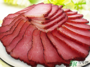 腌肉發(fā)霉了還能吃嗎？腌肉長霉怎么辦？