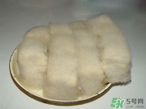 霉豆腐發(fā)霉了還能吃嗎？霉豆腐發(fā)霉有幾種顏色？