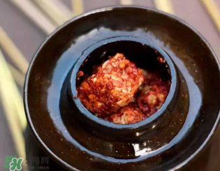 霉豆腐發(fā)黑還能吃嗎？霉豆腐長(zhǎng)黑點(diǎn)還能吃嗎？