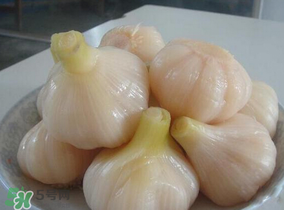 腌大蒜變綠還能吃嗎？大蒜腌制后變綠能吃嗎？