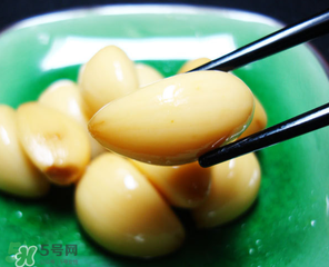 腌大蒜變綠還能吃嗎？大蒜腌制后變綠能吃嗎？