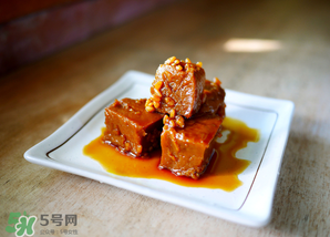豆腐乳長(zhǎng)白毛能吃嗎？豆腐乳長(zhǎng)白毛怎么回事？