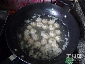肉丸子可以用面粉嗎？肉丸子用什么粉？