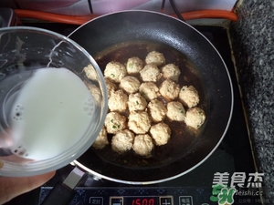 肉丸子可以用面粉嗎？肉丸子用什么粉？
