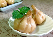 腌大蒜變綠還能吃嗎？大蒜腌制后變綠能吃嗎？