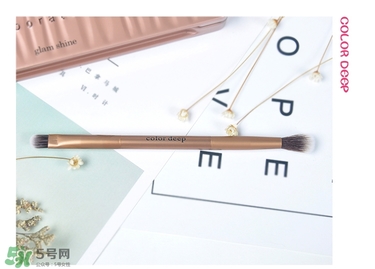 color deep眼影怎么樣？色號試色圖