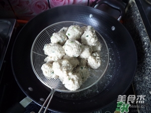 肉丸子可以用面粉嗎？肉丸子用什么粉？