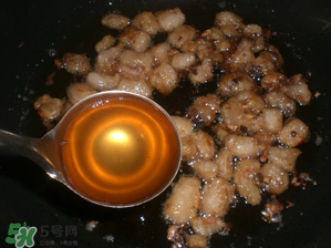 熬豬油為什么要加水？熬豬油水放多了怎么辦？